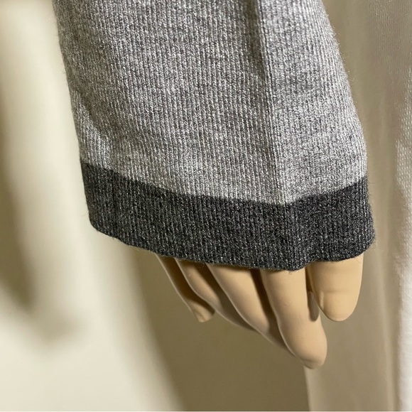 Sz US M Reitmans women Long-Sleeve V-Neck Sweater pullover 48%viscose grey - Picture 8 of 15